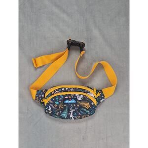 KAVU Canvas Spectator Belt Bag Hip Fanny Pack Woodsy Deer Fox Running Outdoor
